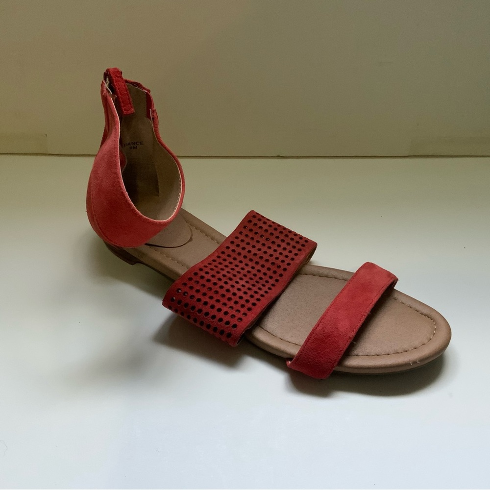 *Tahari Coral Peach Orange Strappy Low Gladiator Sandals.
